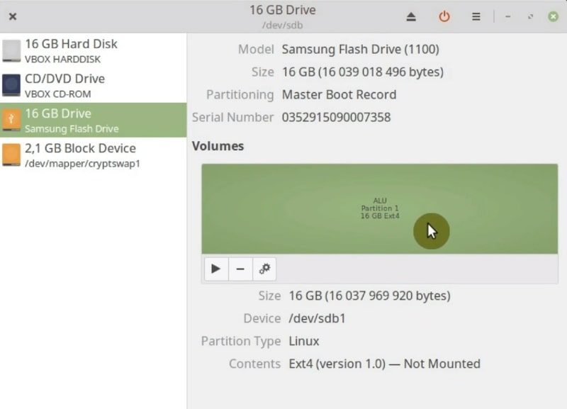 Now the USB flash drive has an EXT4 filesystem in Disk utility