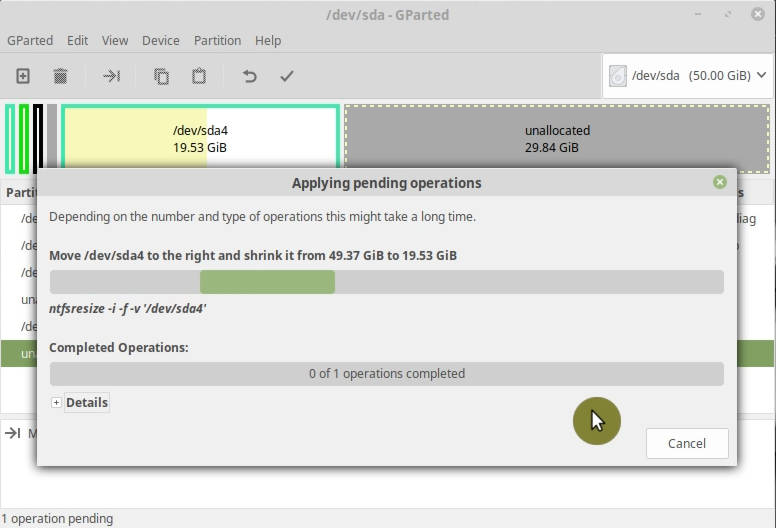 GParted resizing is in progress